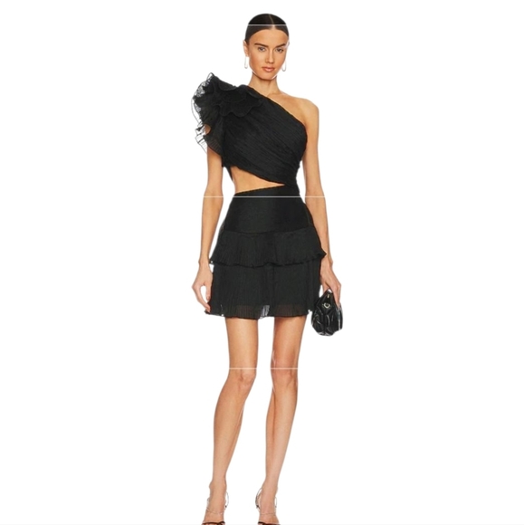 Elliatt Black One-Shoulder Mini Dress - Picture 4 of 12